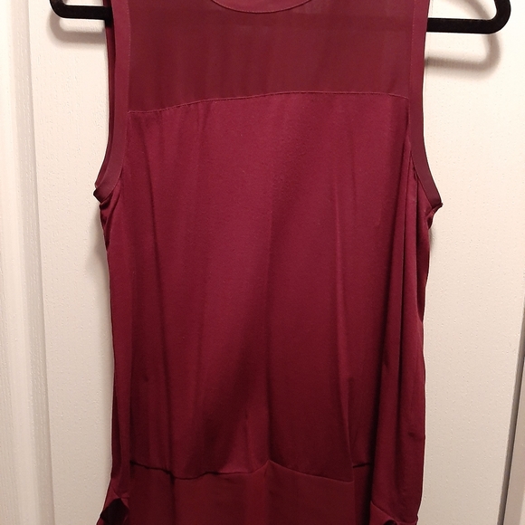 Sleeveless top - Picture 2 of 4